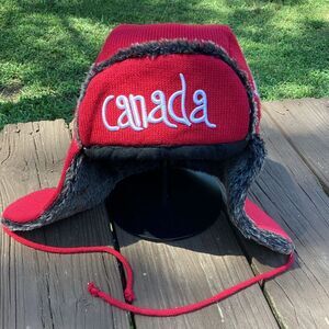 Canada Trapper Hat L/XL Red Knit Faux Fur Earflap Bomber Ushanka Maple Leaf